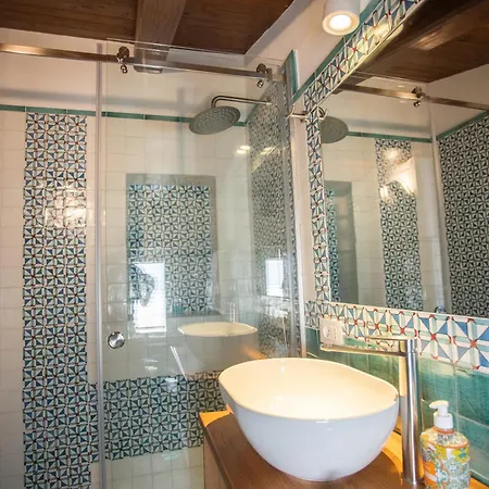 לינה וארוחת בוקר Rosaria Sea View