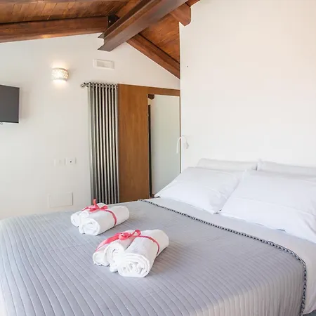 Rosaria Sea View לינה וארוחת בוקר 3*