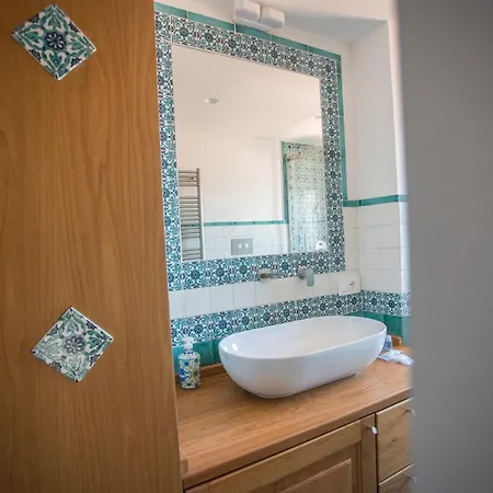 Rosaria Sea View לינה וארוחת בוקר 3*