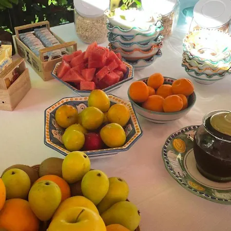 Rosaria Sea View Bed & Breakfast *